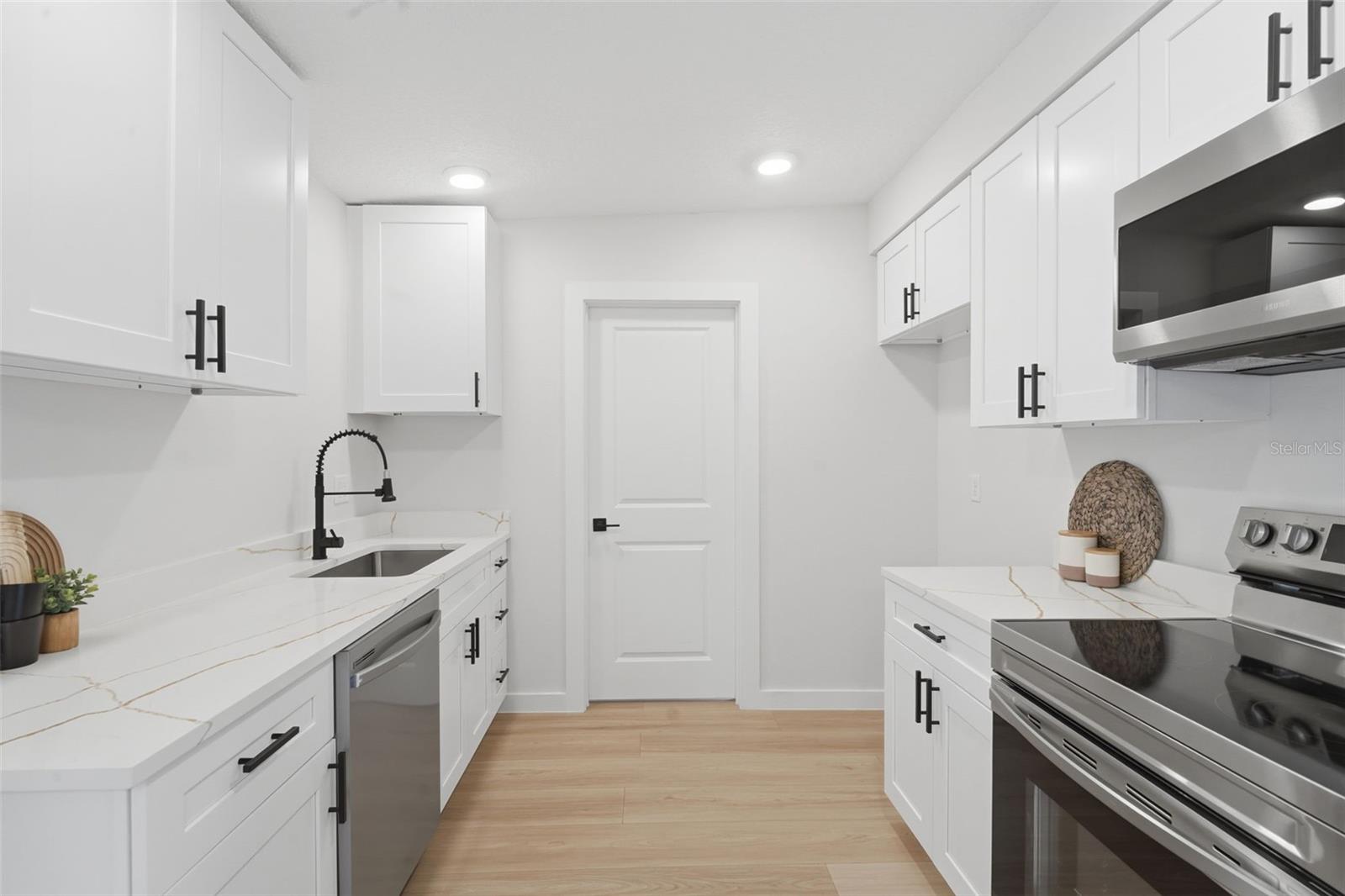 LONGDALE - Residential