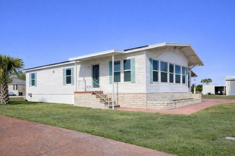 Photo of 112 Saint Pierres Way, Apollo Beach, FL 33572 (MLS # TB8454427)