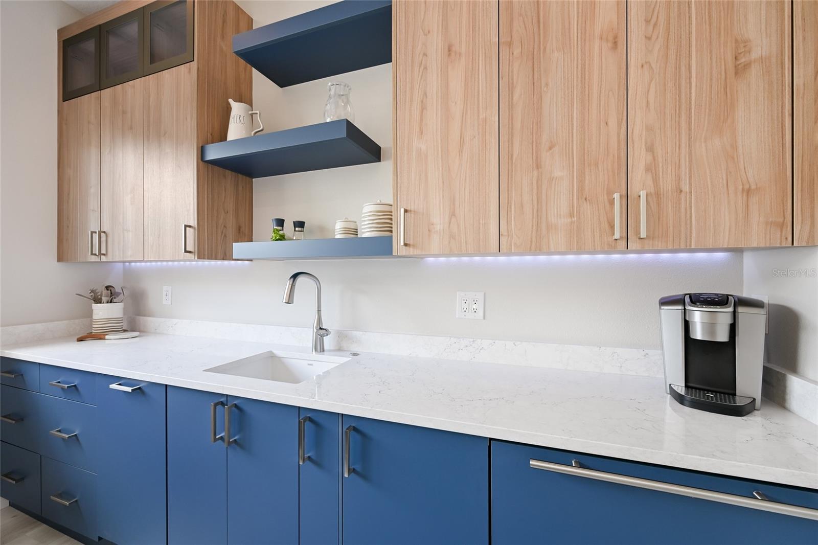 LAKE CLUB - Residential