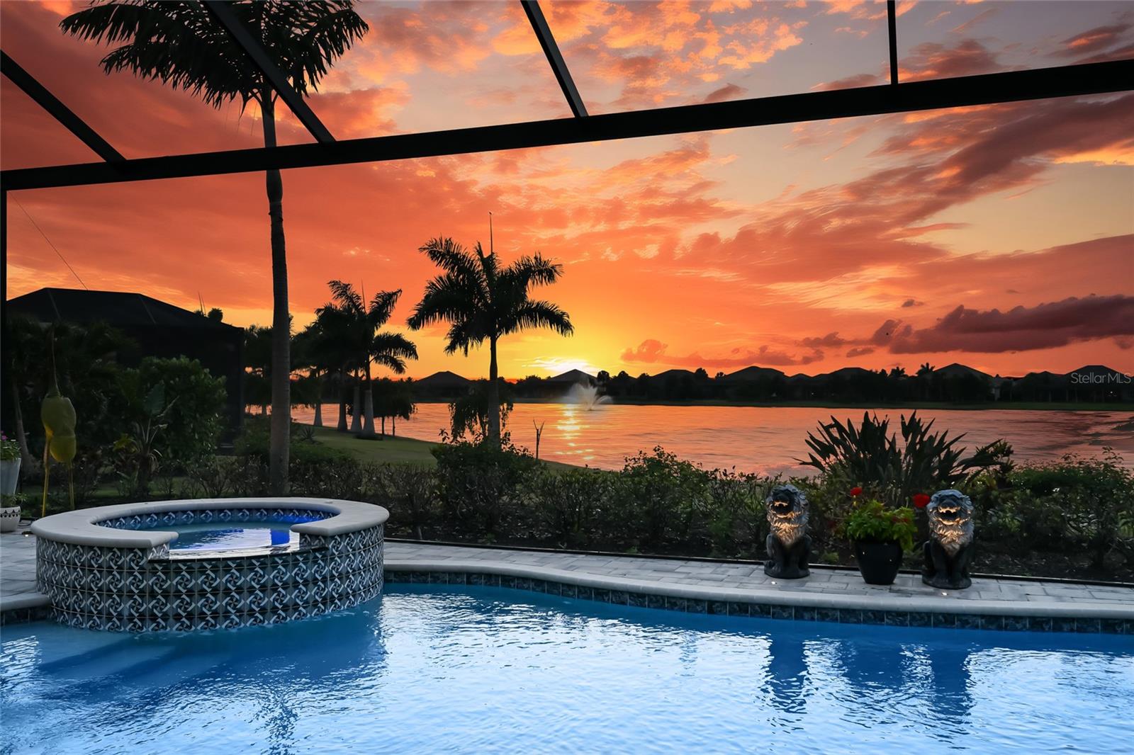 LAKE CLUB - Residential