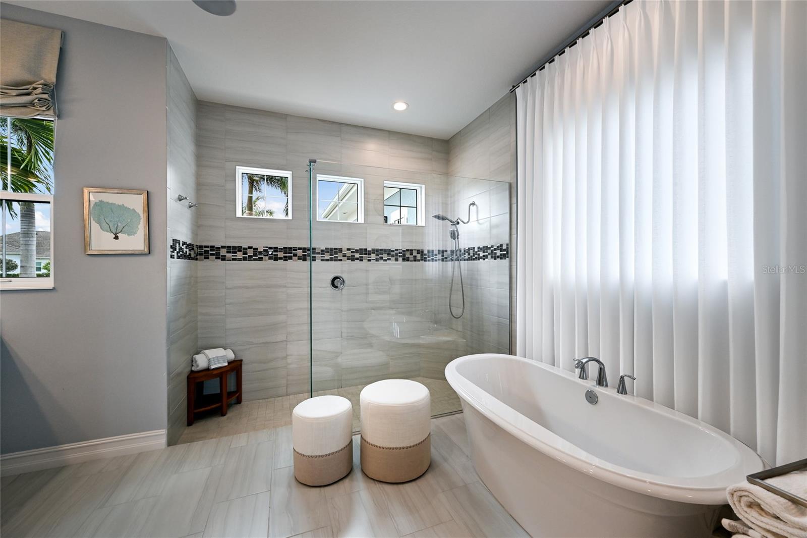 LAKE CLUB - Residential