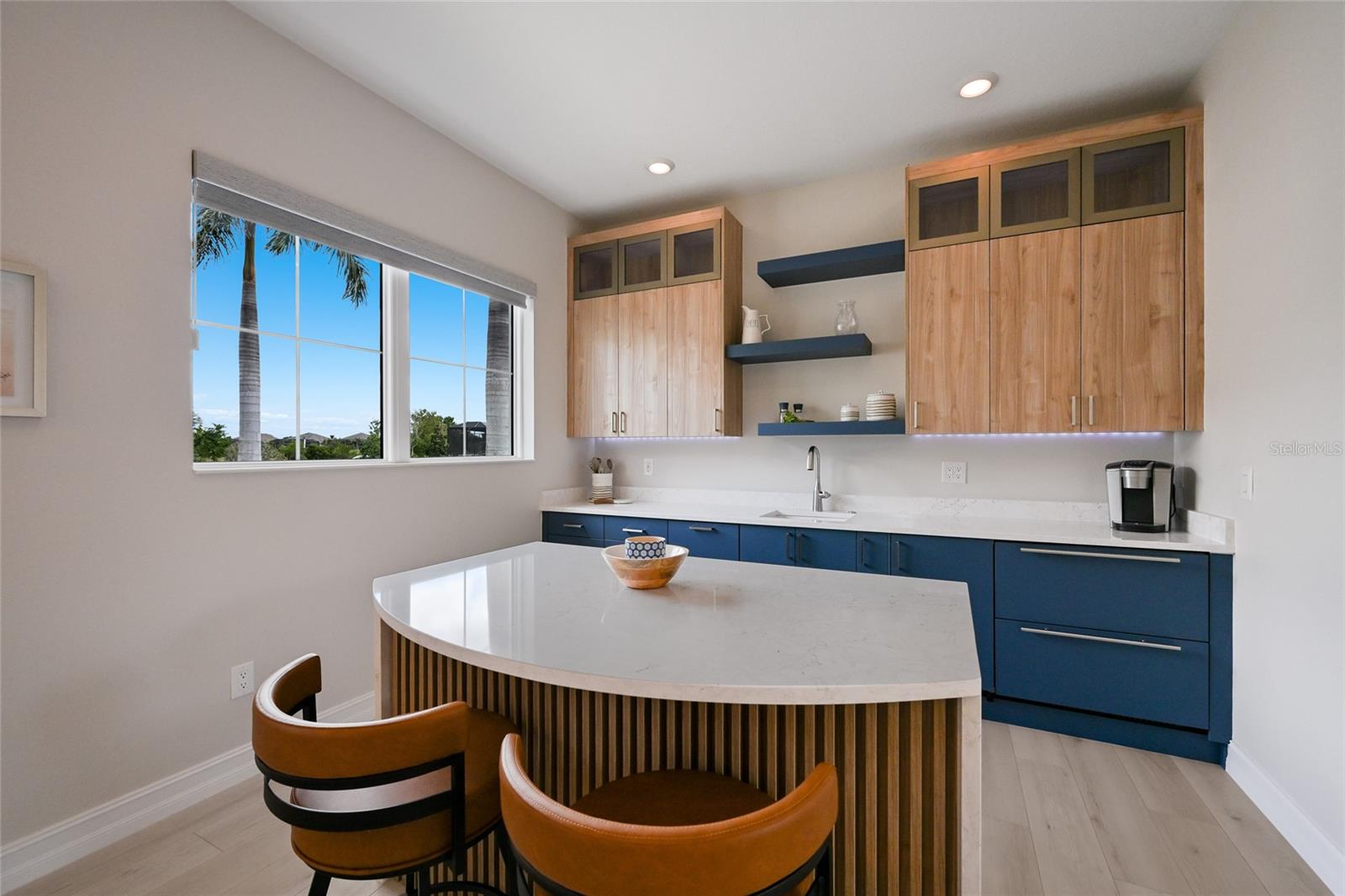 LAKE CLUB - Residential