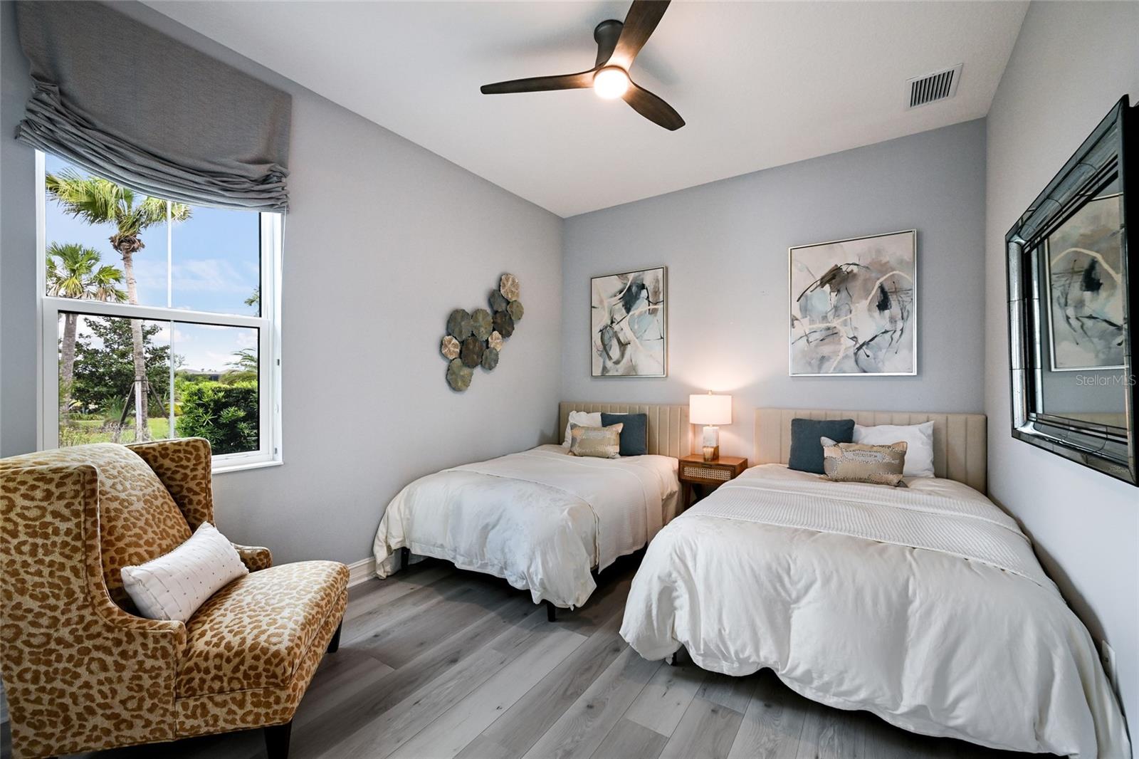 LAKE CLUB - Residential