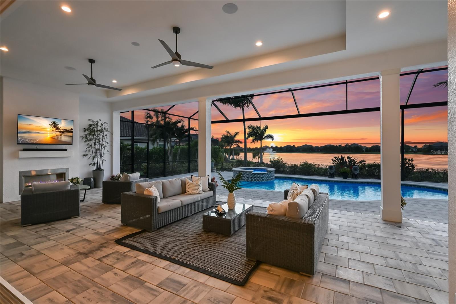 LAKE CLUB - Residential