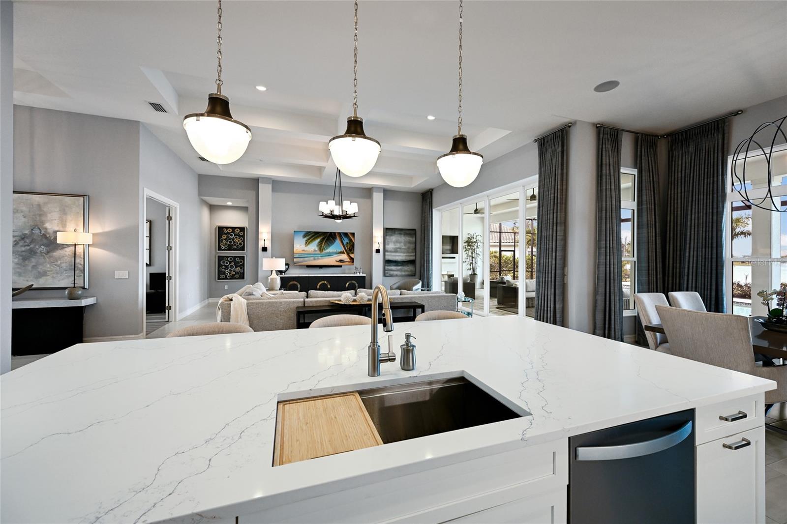 LAKE CLUB - Residential