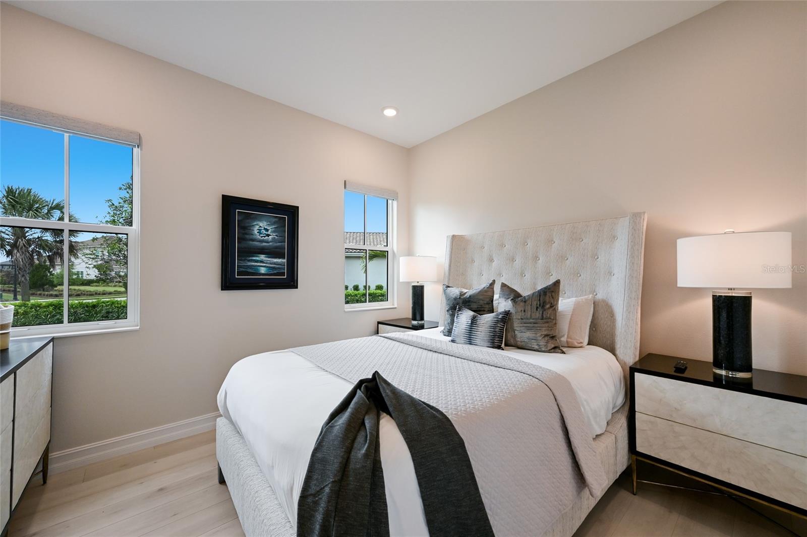 LAKE CLUB - Residential