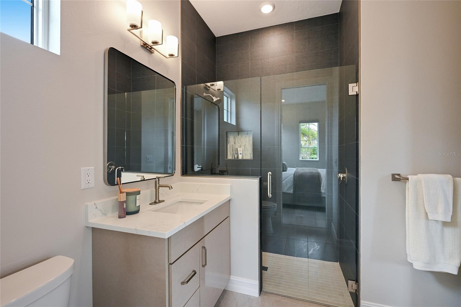 LAKE CLUB - Residential