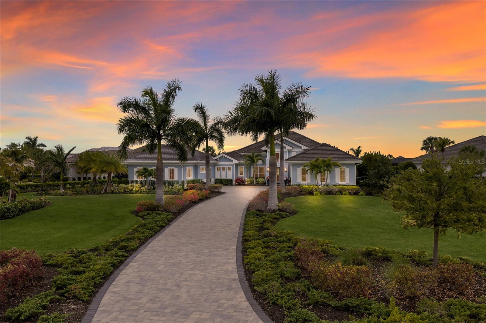 LAKE CLUB - Residential