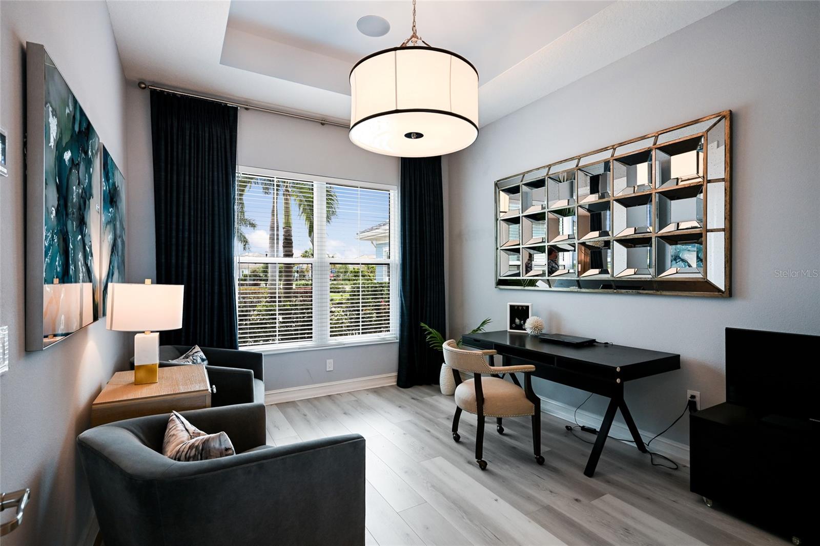 LAKE CLUB - Residential