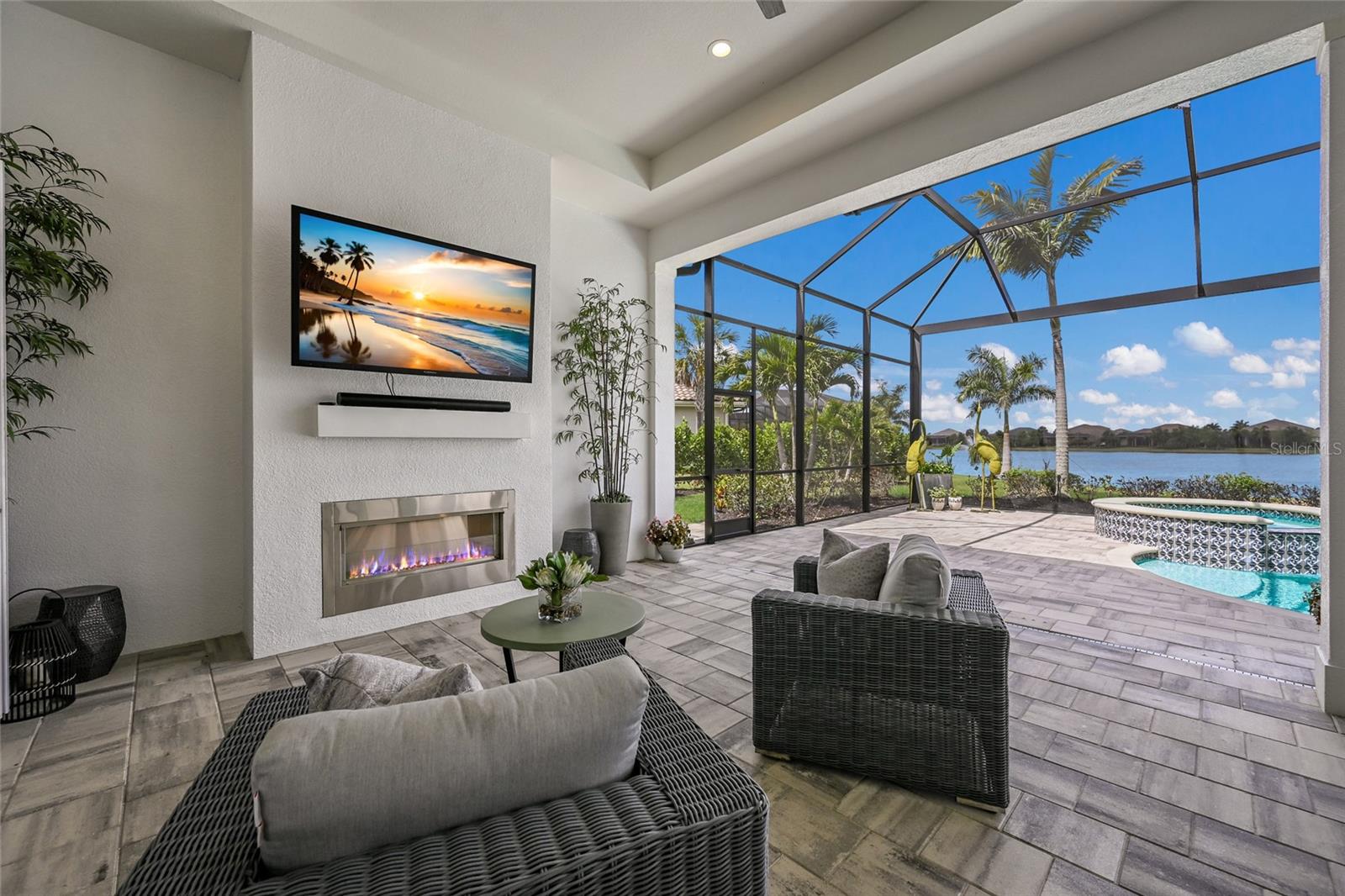 LAKE CLUB - Residential