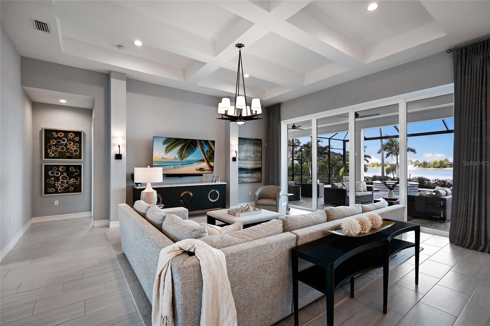 LAKE CLUB - Residential