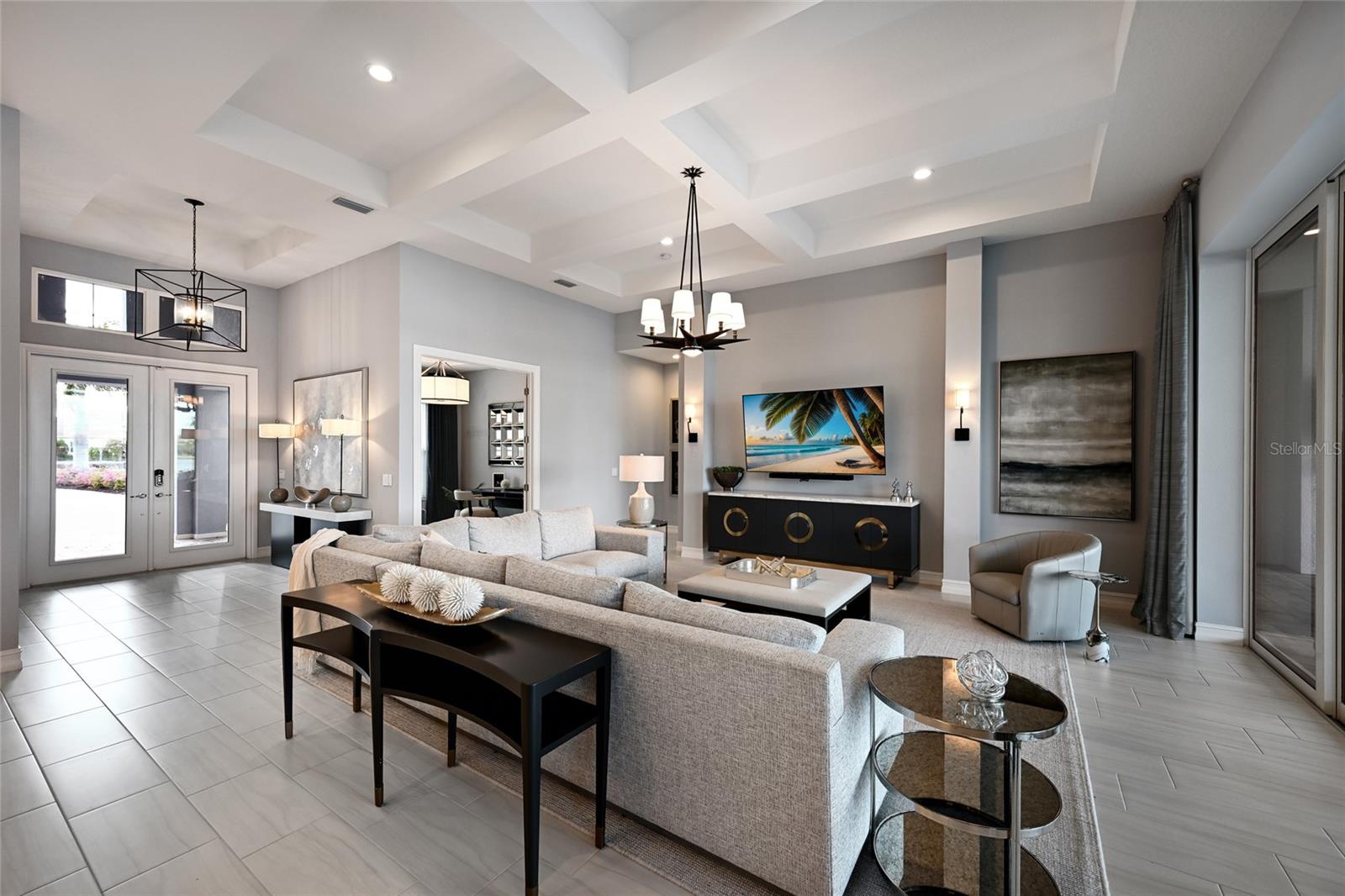 LAKE CLUB - Residential