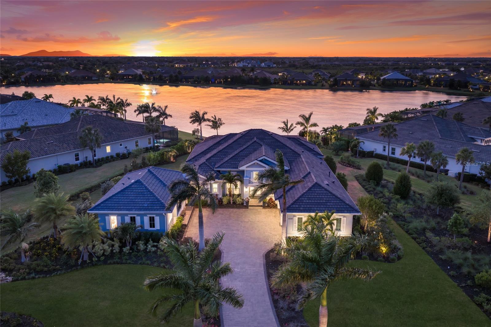 LAKE CLUB - Residential