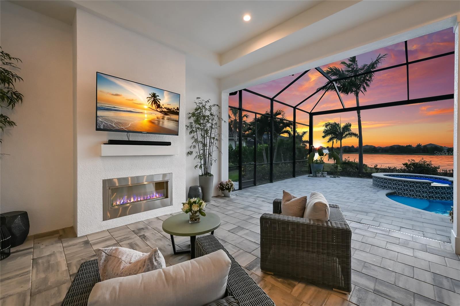 LAKE CLUB - Residential