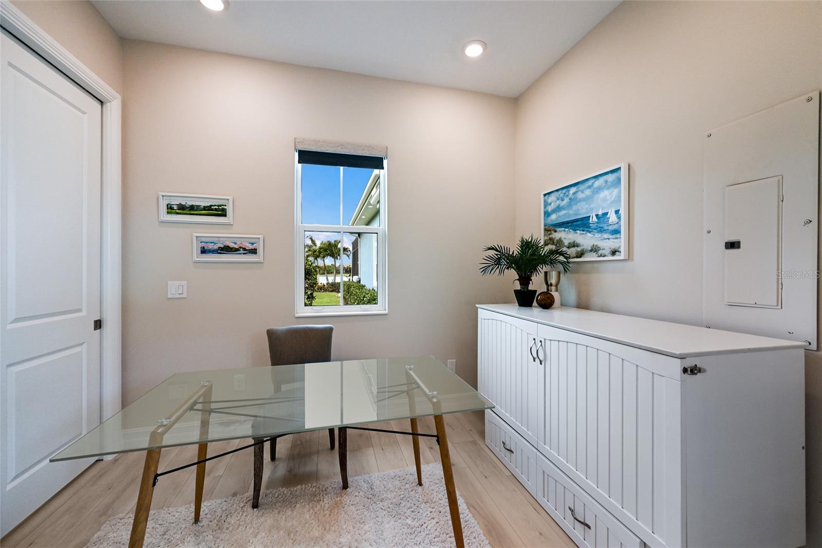 LAKE CLUB - Residential