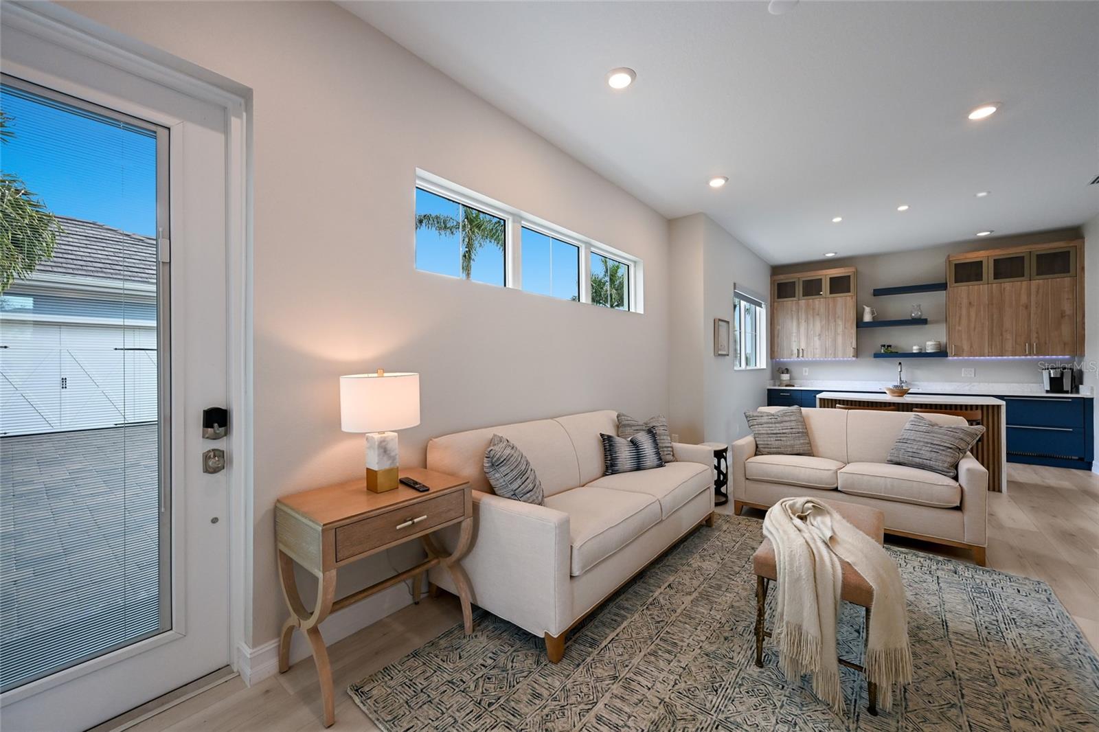 LAKE CLUB - Residential