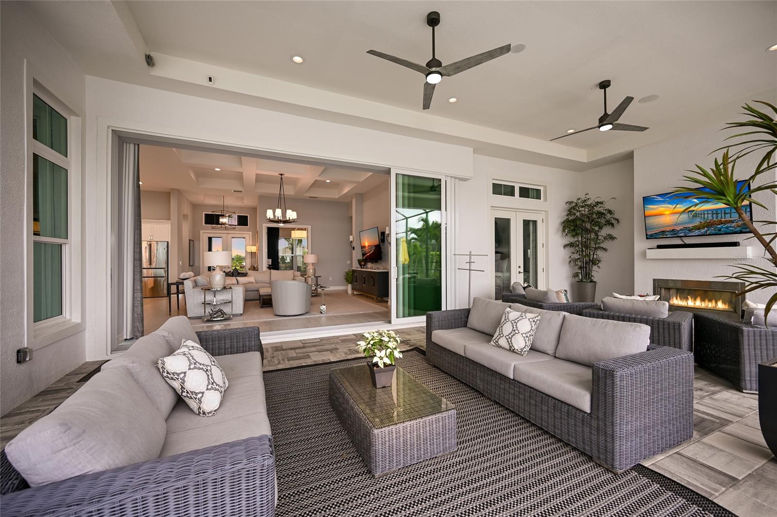 LAKE CLUB - Residential