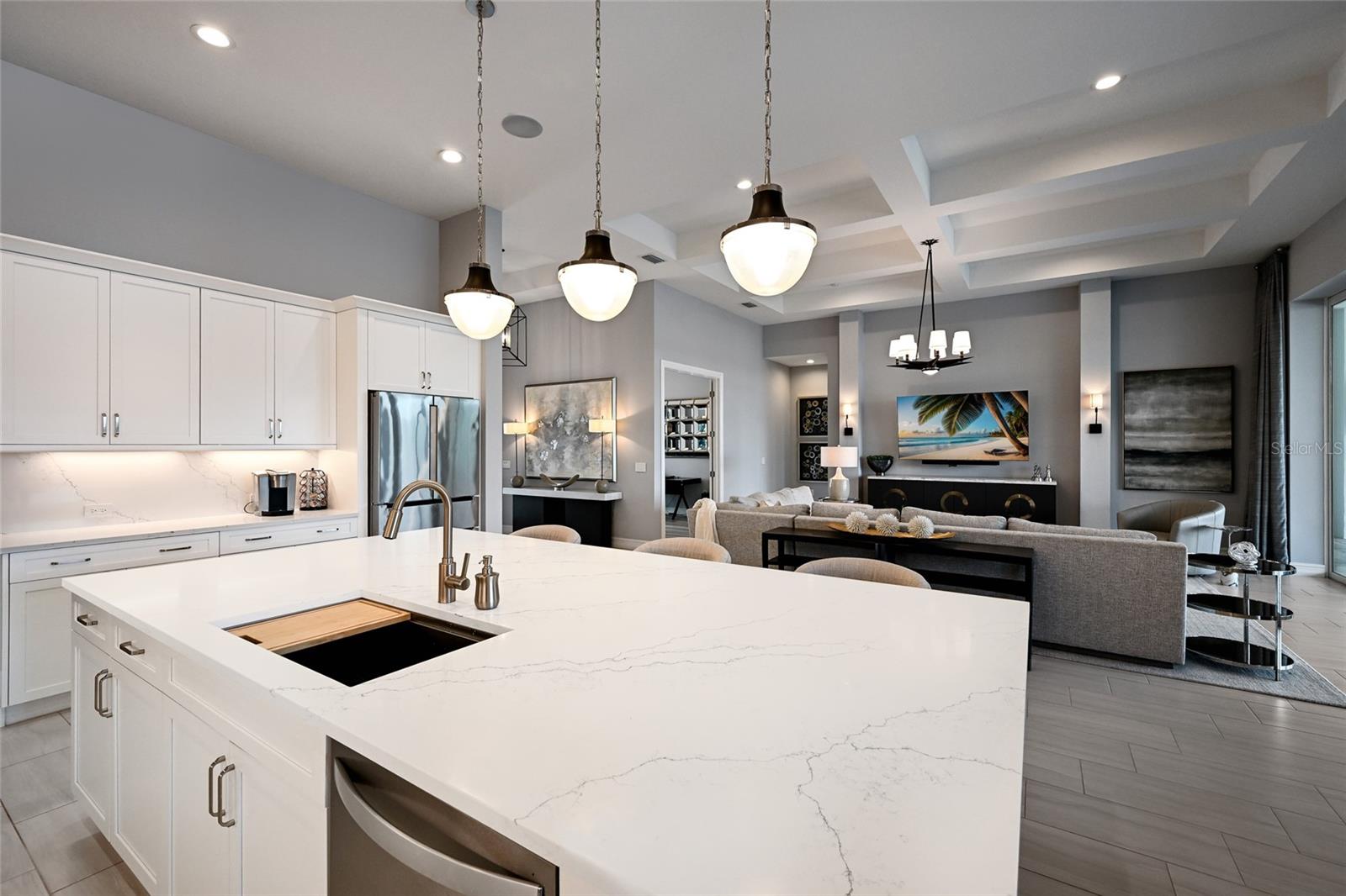 LAKE CLUB - Residential