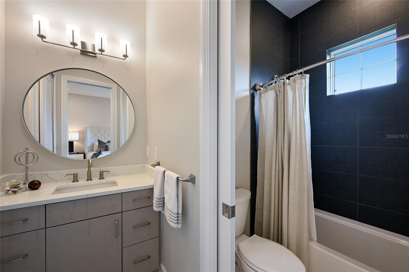 LAKE CLUB - Residential