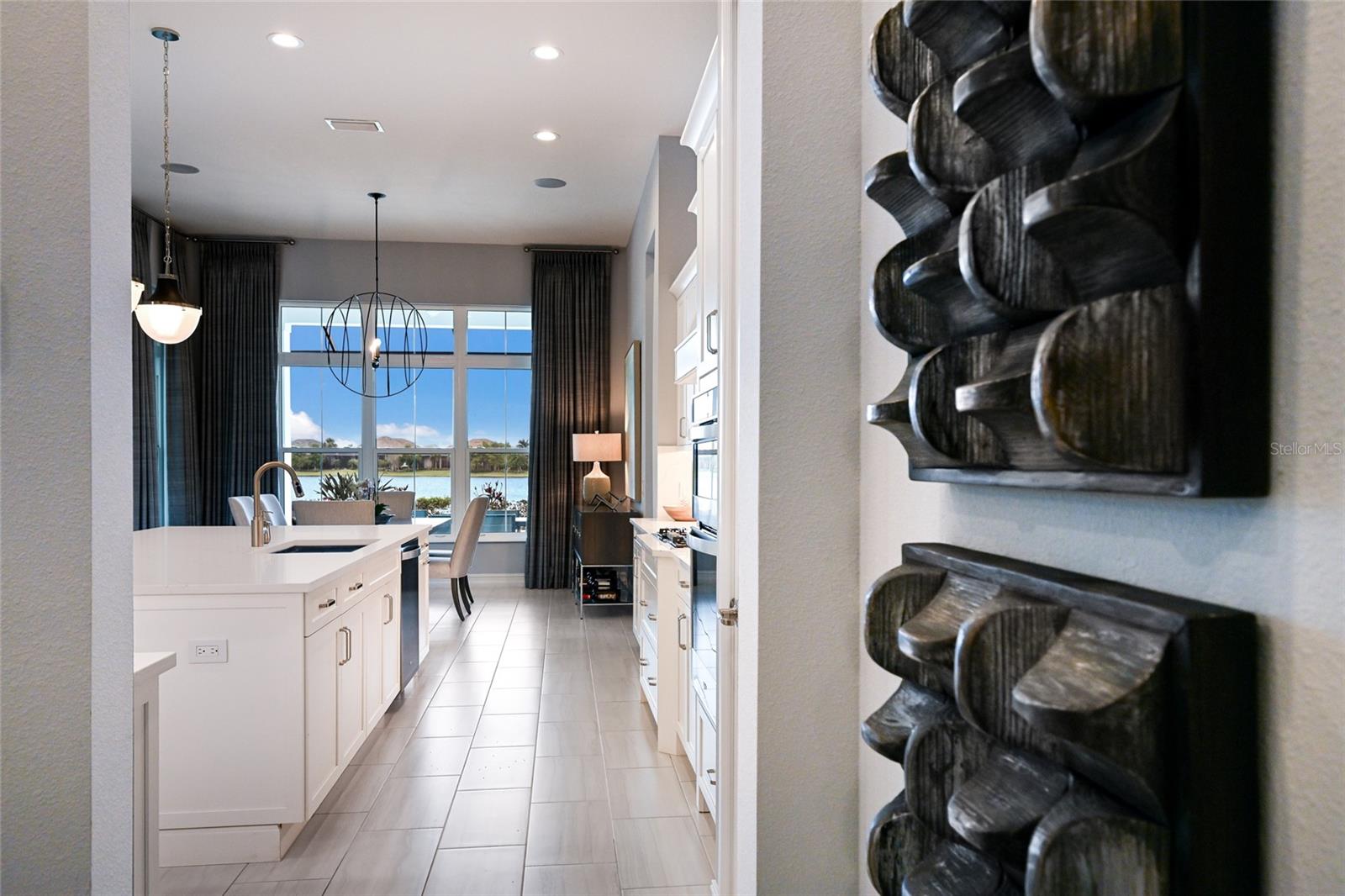 LAKE CLUB - Residential