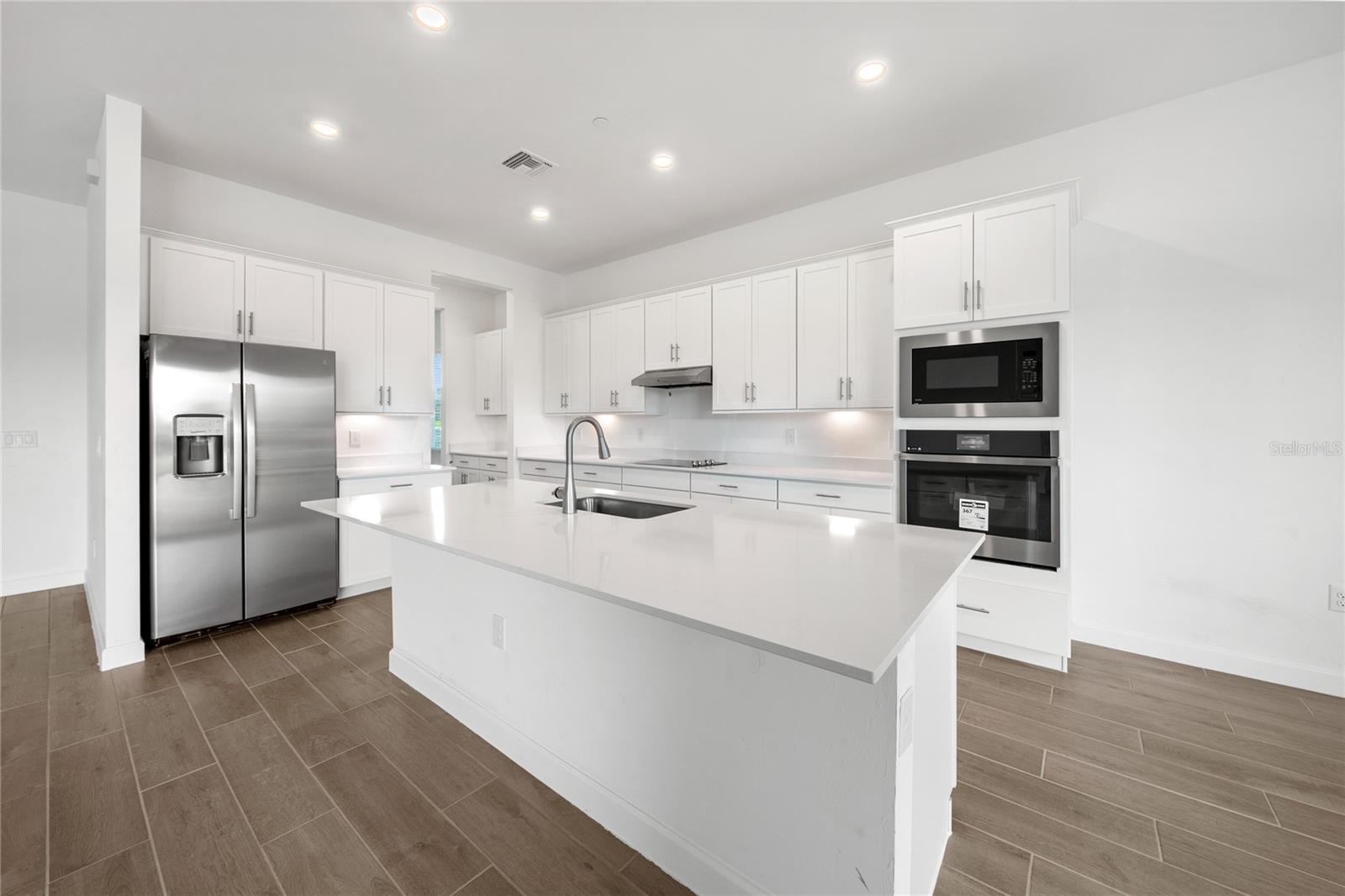 CALUSA COUNTRY CLUB - Residential