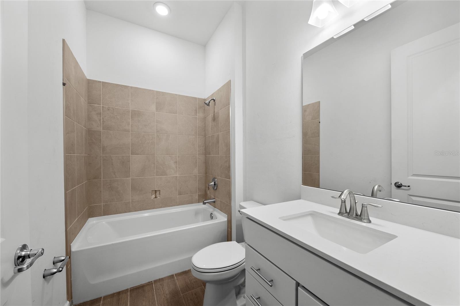 CALUSA COUNTRY CLUB - Residential