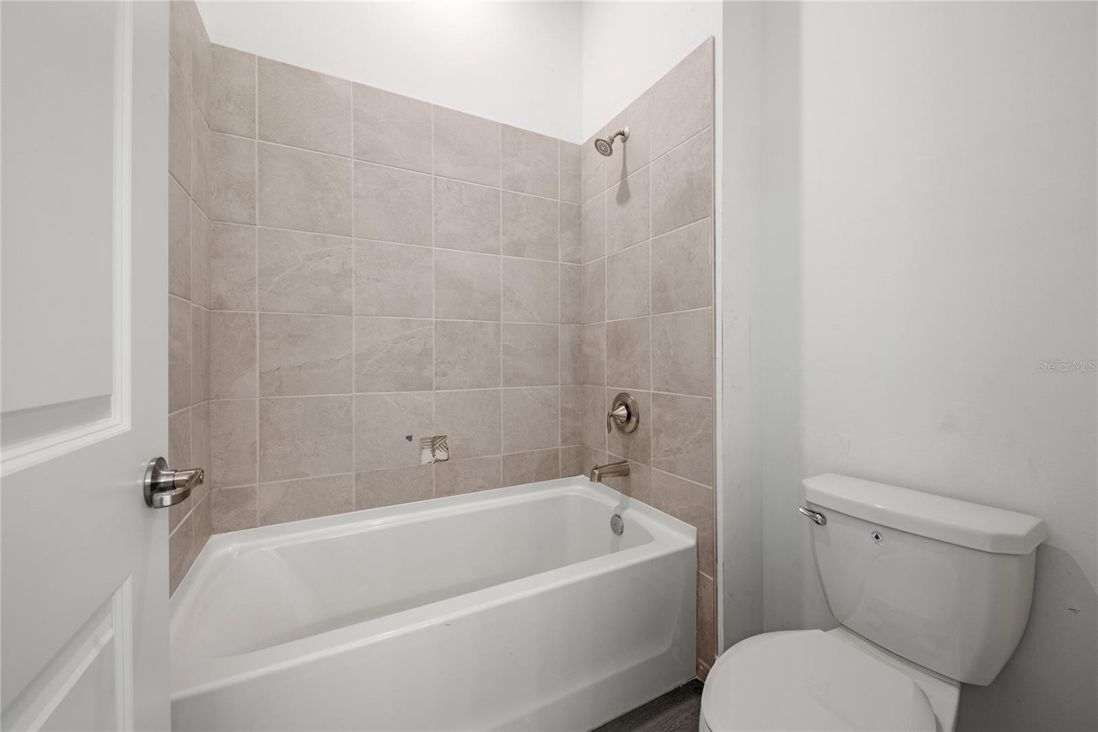 CALUSA COUNTRY CLUB - Residential