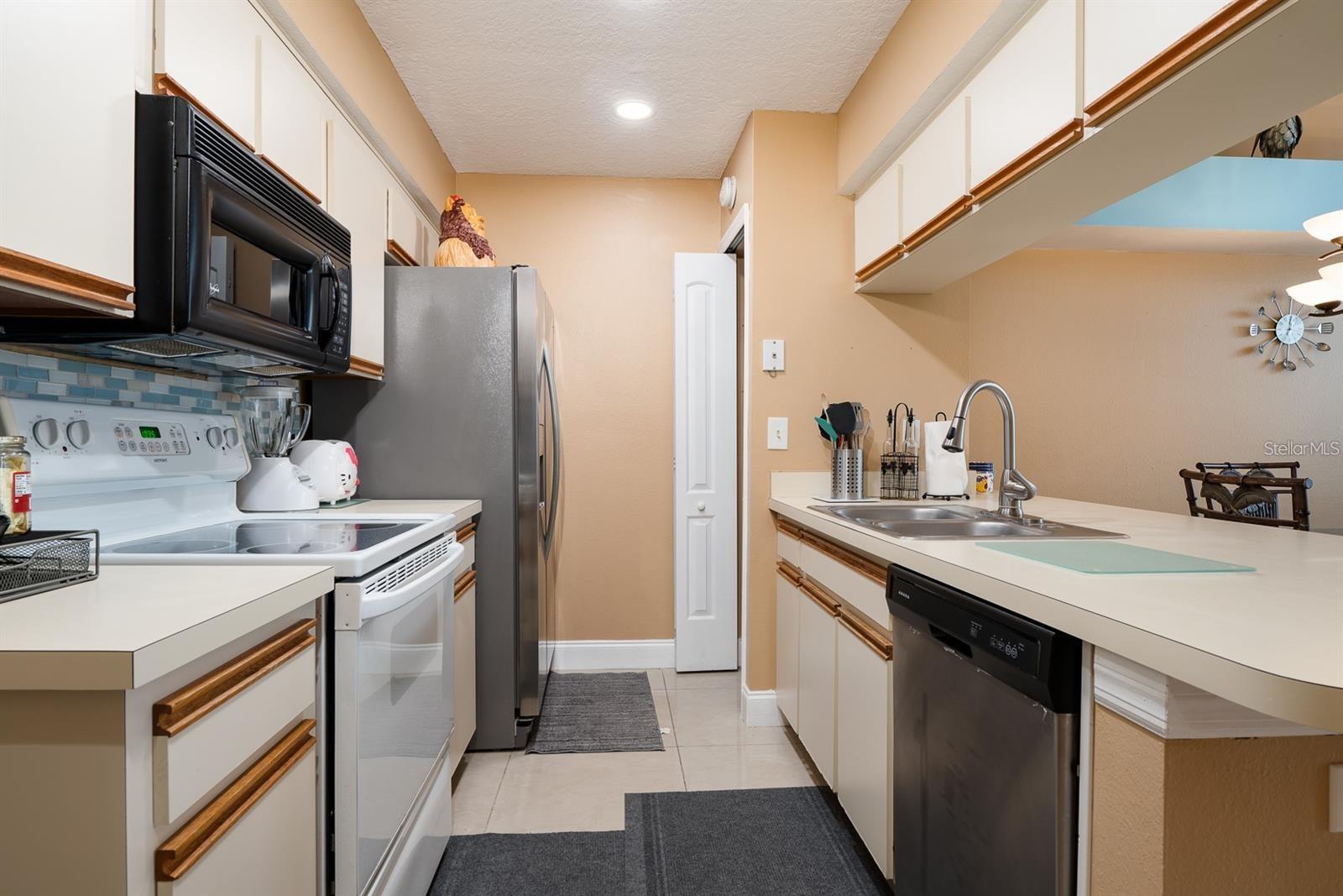 VILLAS AT LAGUNA BAY CONDO - Residential Lease