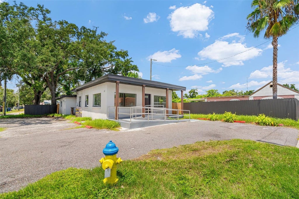 Photo of 10302 N Nebraska Avenue, Tampa, FL 33612 (MLS # TB8539624)