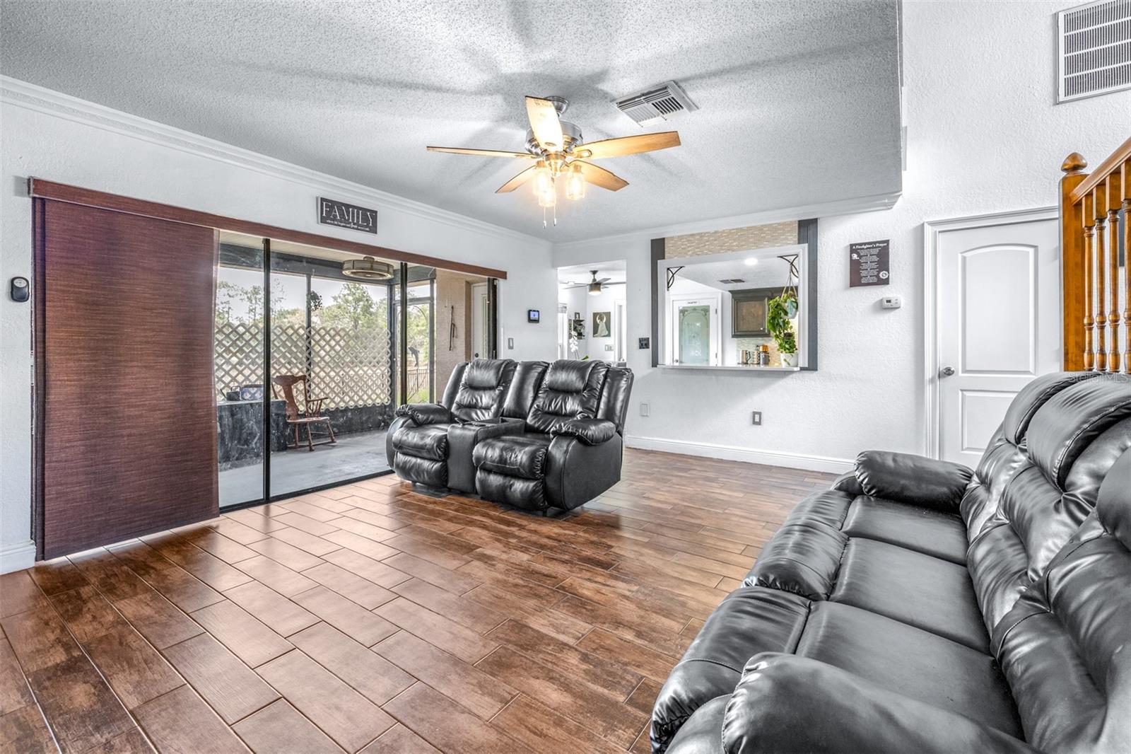 LAKE GREENBRIER CONDOMINUM (9035) - Residential