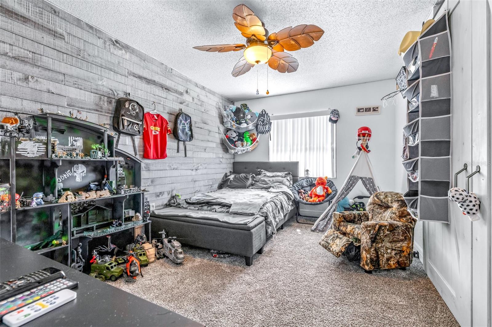 LAKE GREENBRIER CONDOMINUM (9035) - Residential