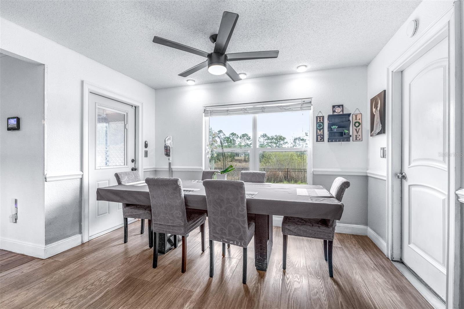 LAKE GREENBRIER CONDOMINUM (9035) - Residential