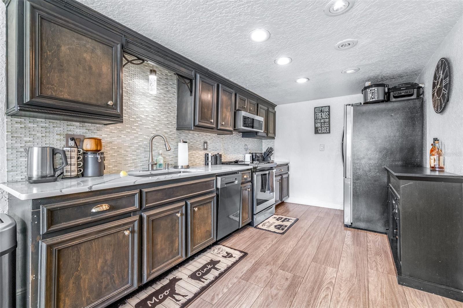 LAKE GREENBRIER CONDOMINUM (9035) - Residential