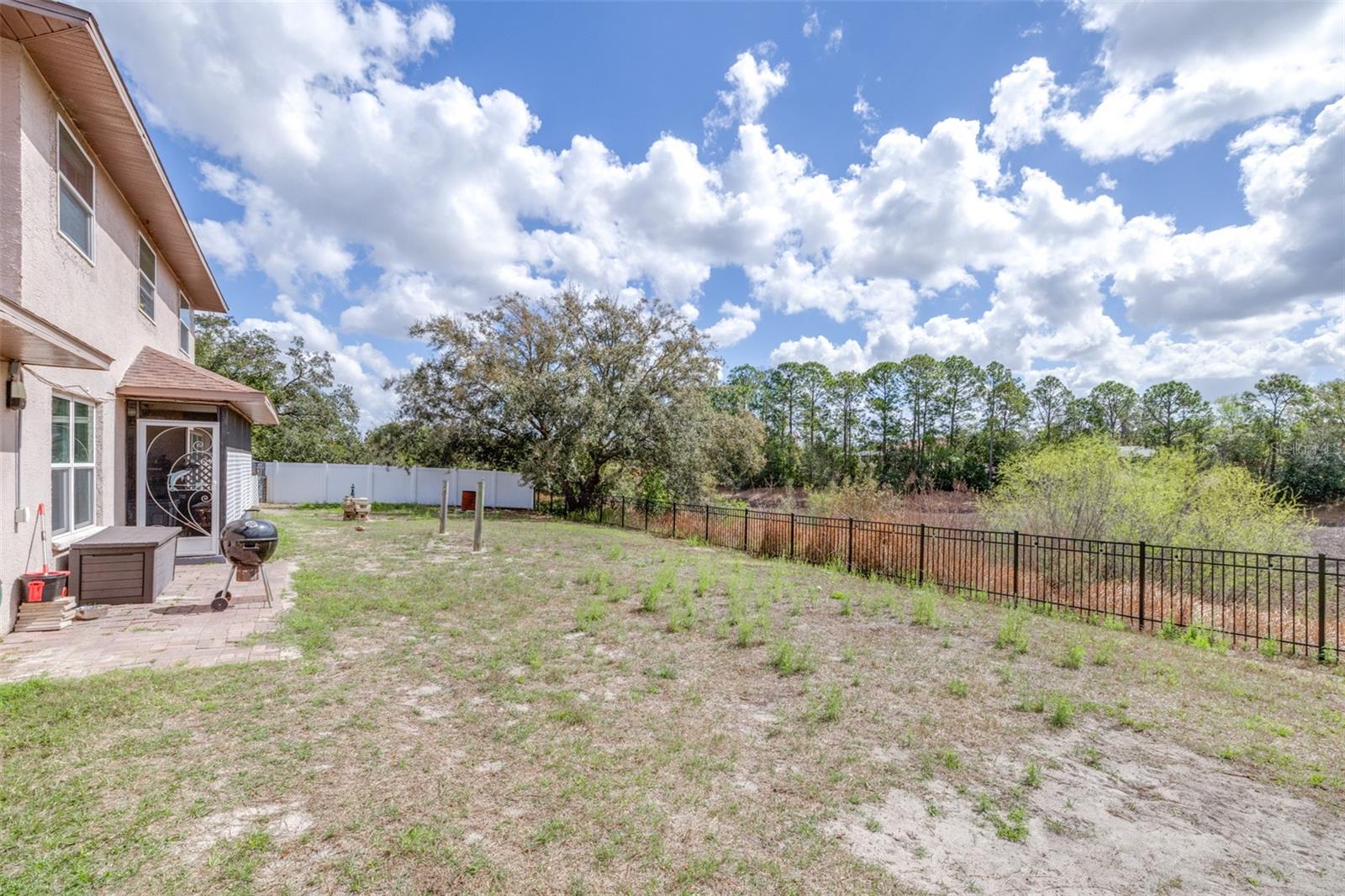 LAKE GREENBRIER CONDOMINUM (9035) - Residential