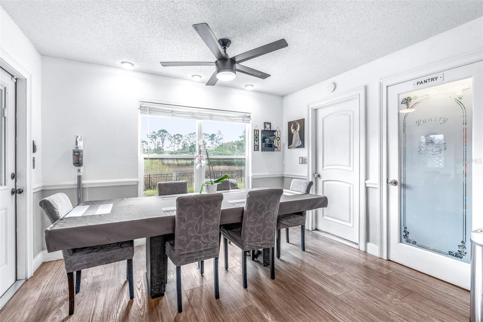 LAKE GREENBRIER CONDOMINUM (9035) - Residential