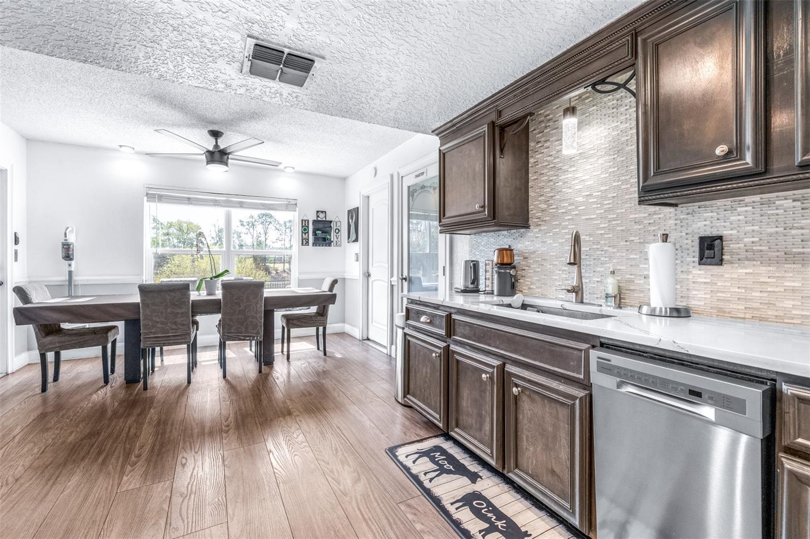 LAKE GREENBRIER CONDOMINUM (9035) - Residential