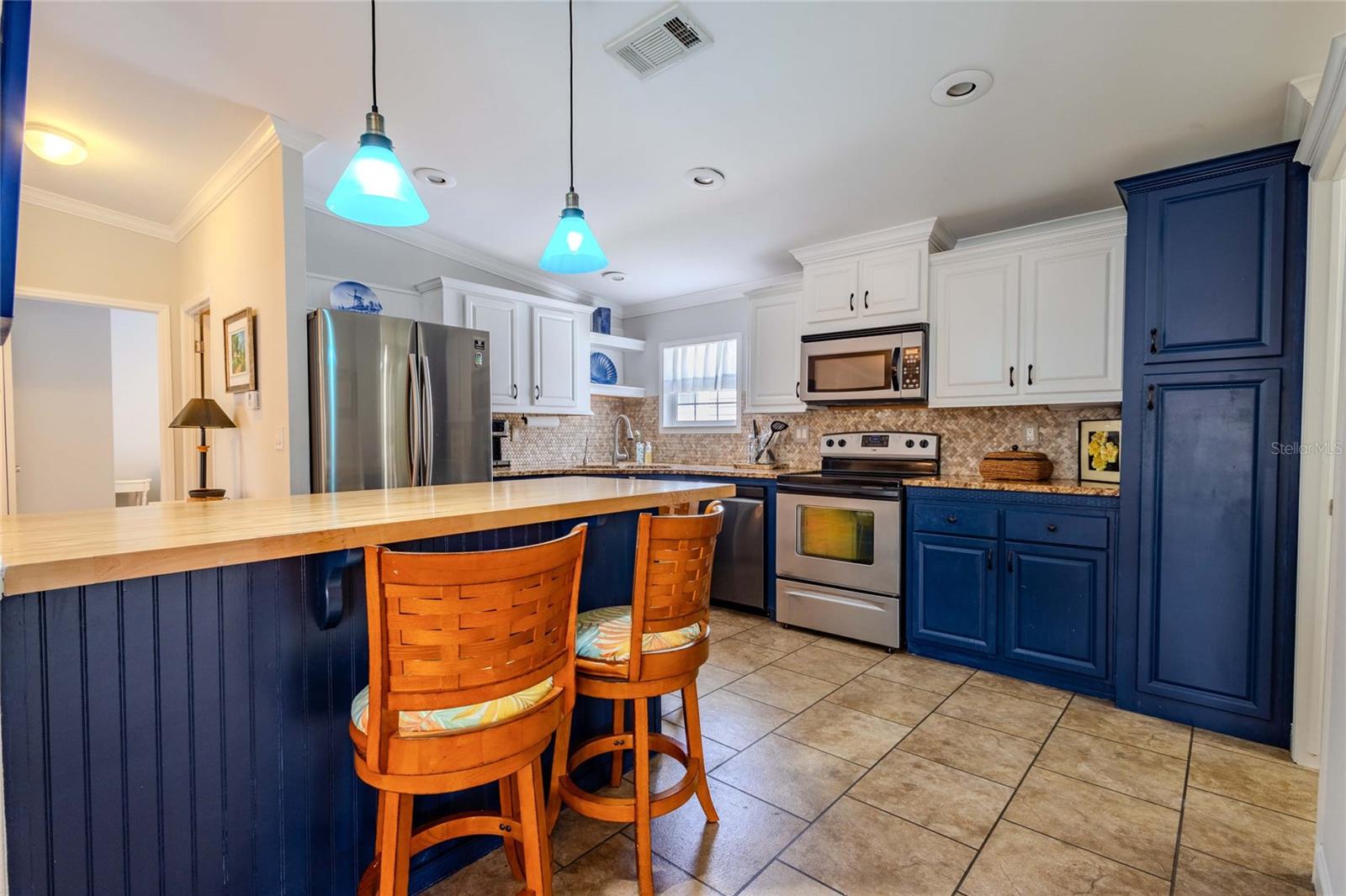 2100 KINGS HIGHWAY 402