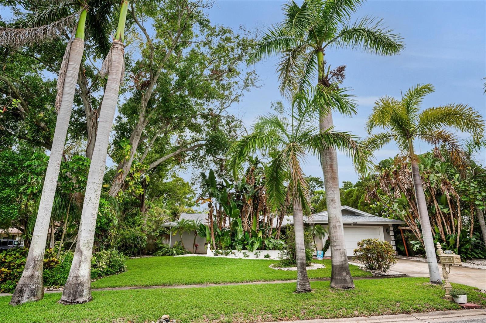 1151 LANCER LANE