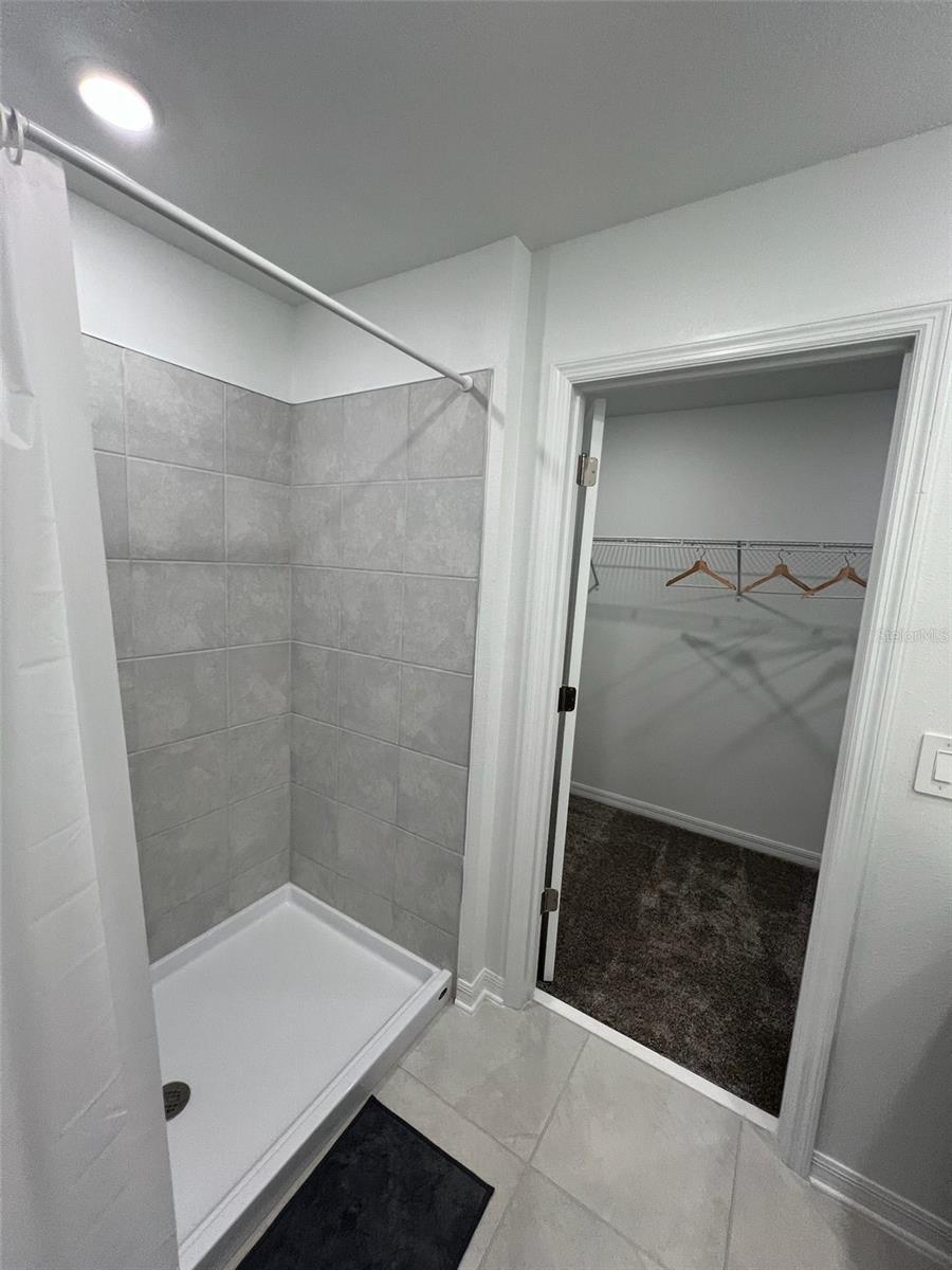 PEACE CRK RESERVE - Residential Lease