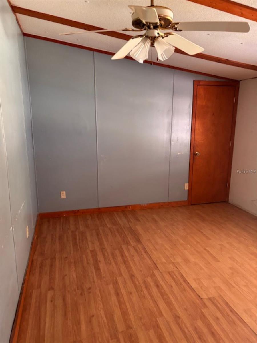 BEDFORD OAKS - Residential