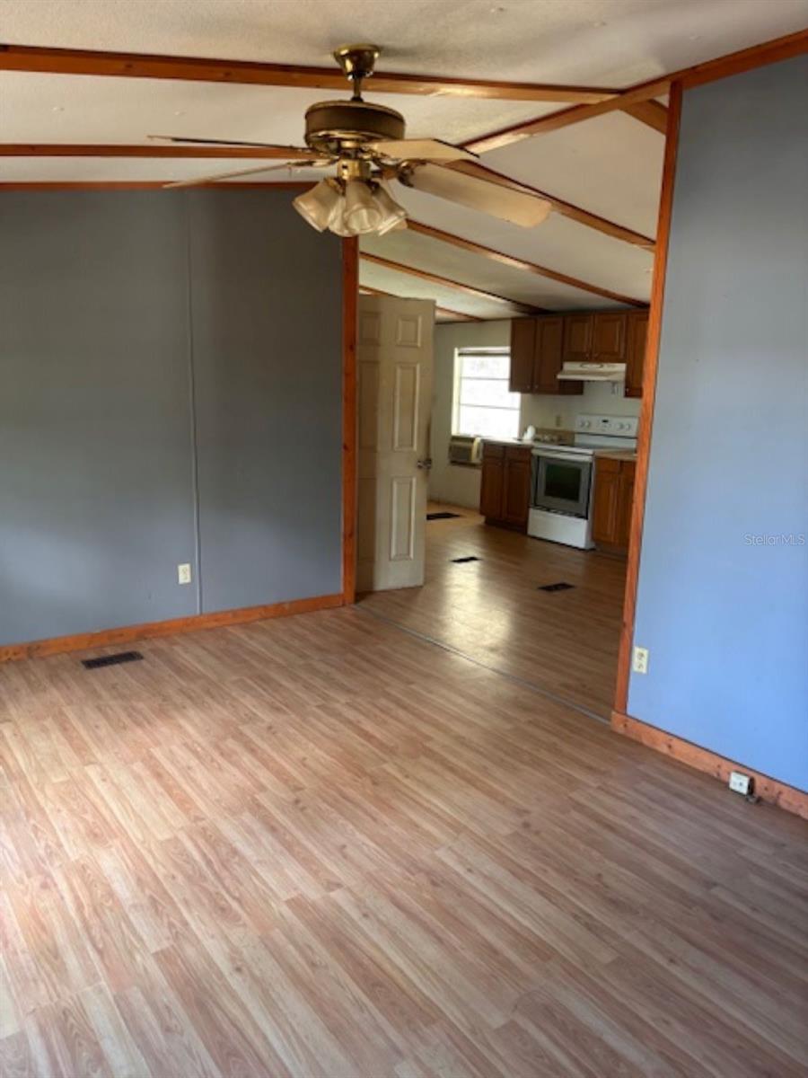 BEDFORD OAKS - Residential