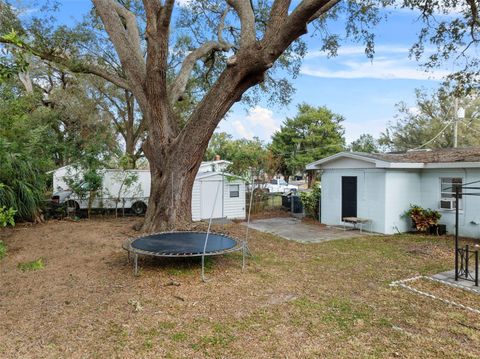 A home in WINTER HAVEN