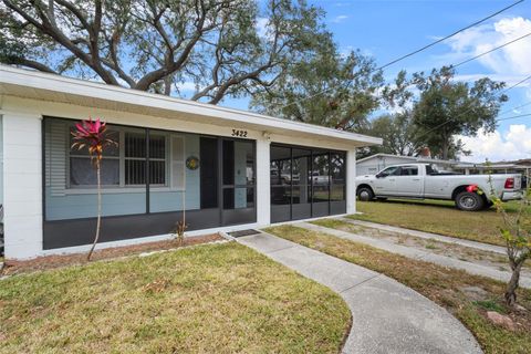 A home in WINTER HAVEN