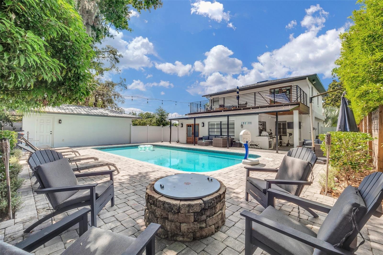 1673 MAYFIELD AVENUE