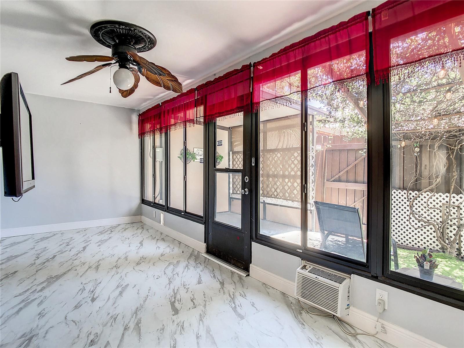 ROSETREE VILLAGE - Residential