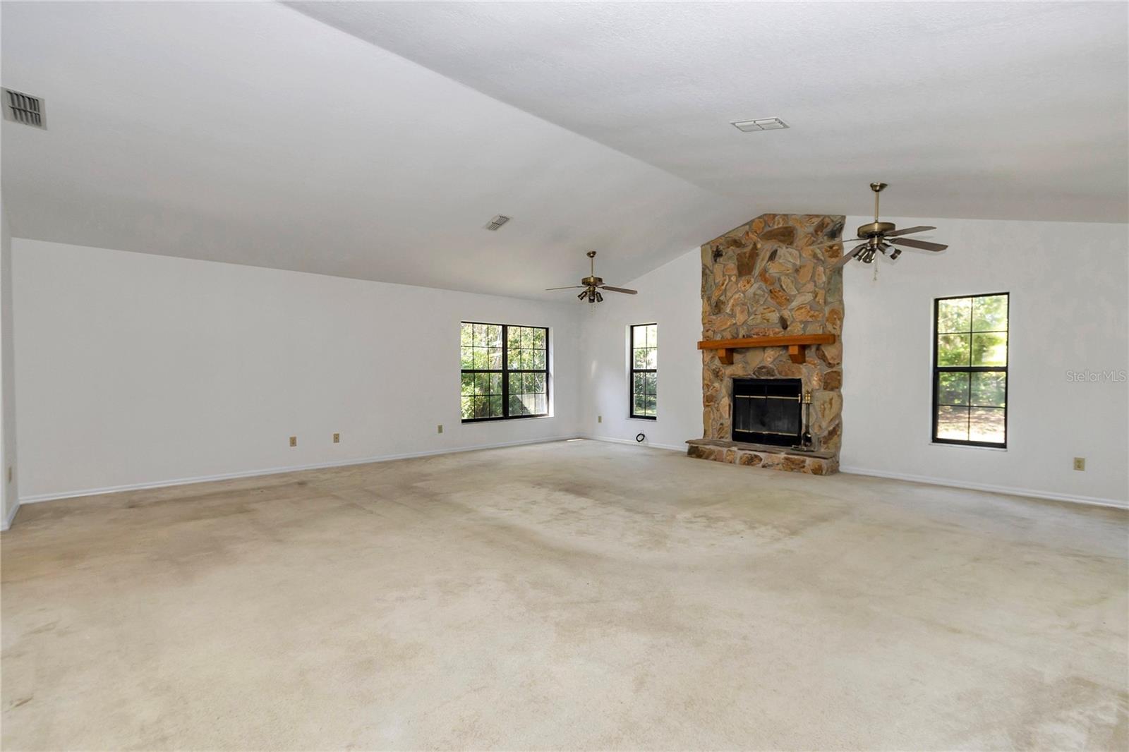 MAJESTIC OAKS - Residential