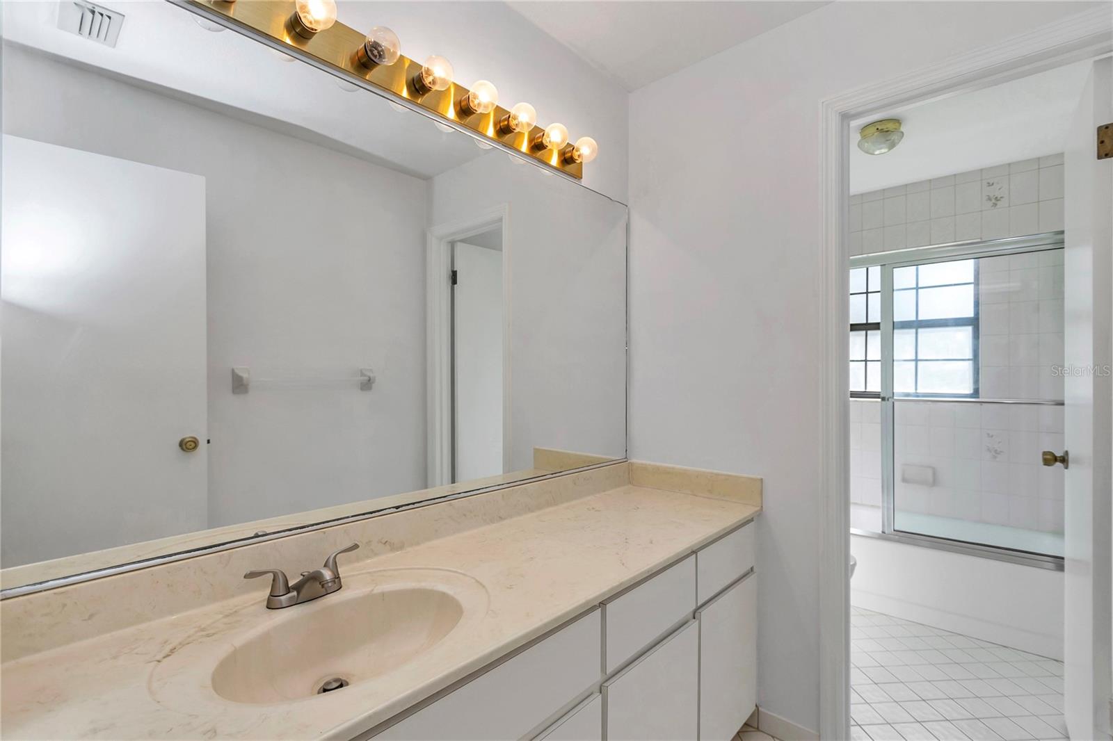 MAJESTIC OAKS - Residential