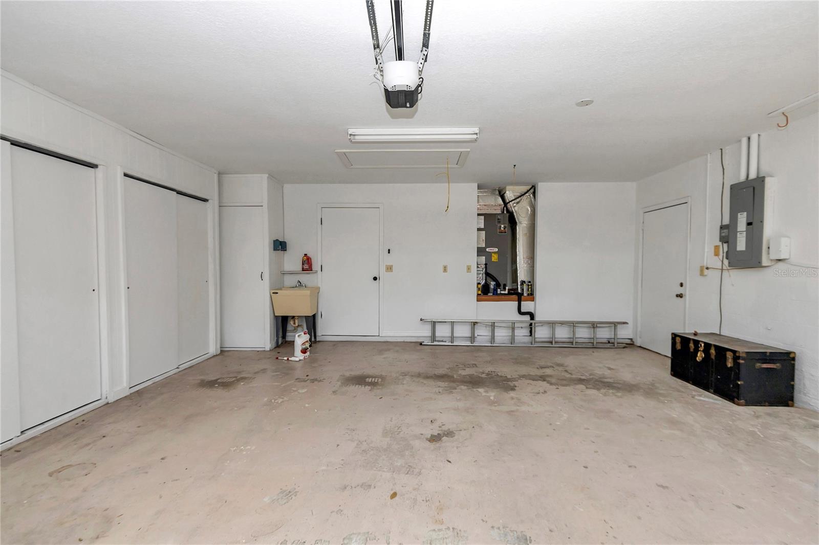 MAJESTIC OAKS - Residential