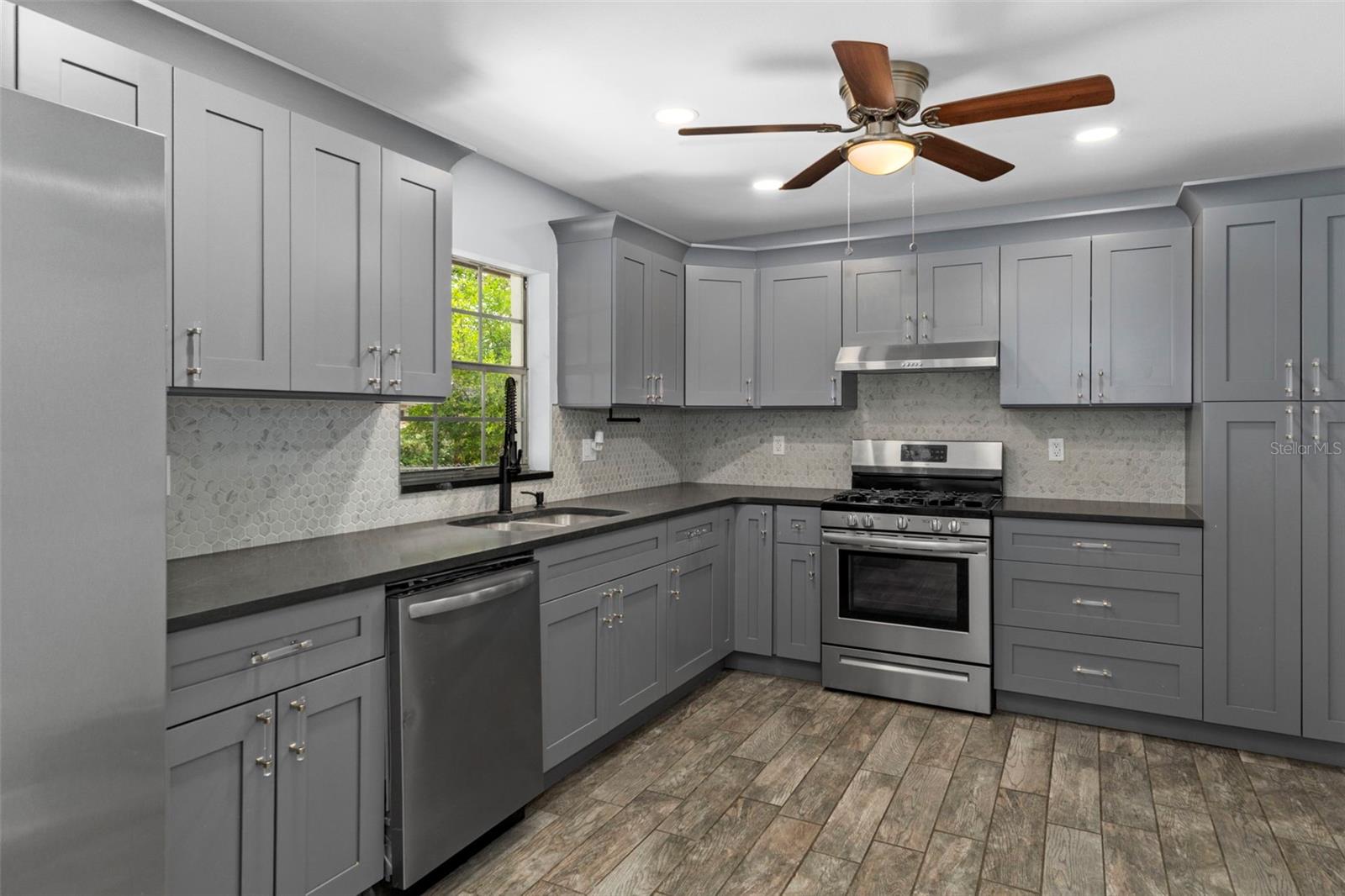 CITRUS SPGS UNIT 04 - Residential