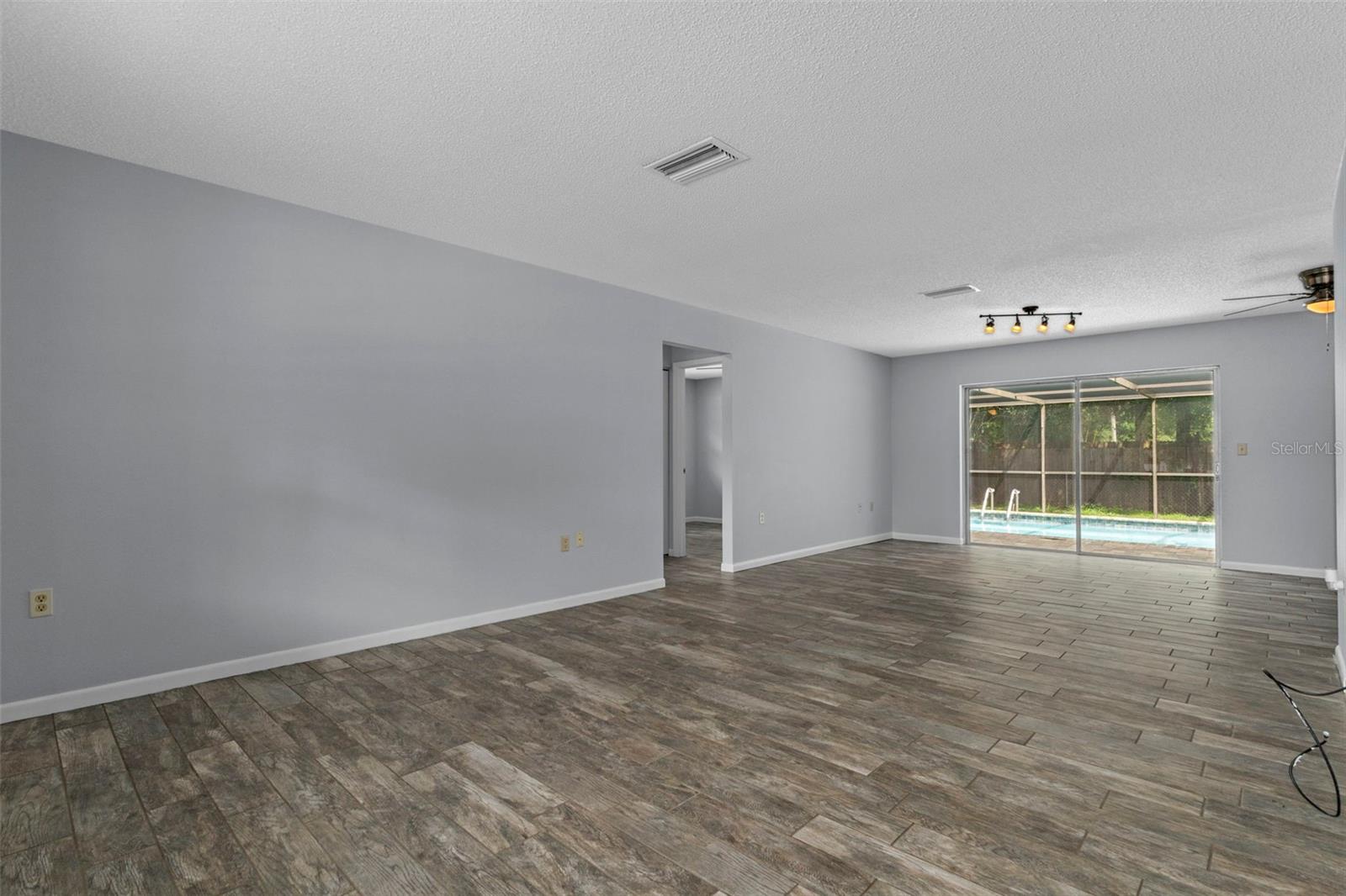 CITRUS SPGS UNIT 04 - Residential